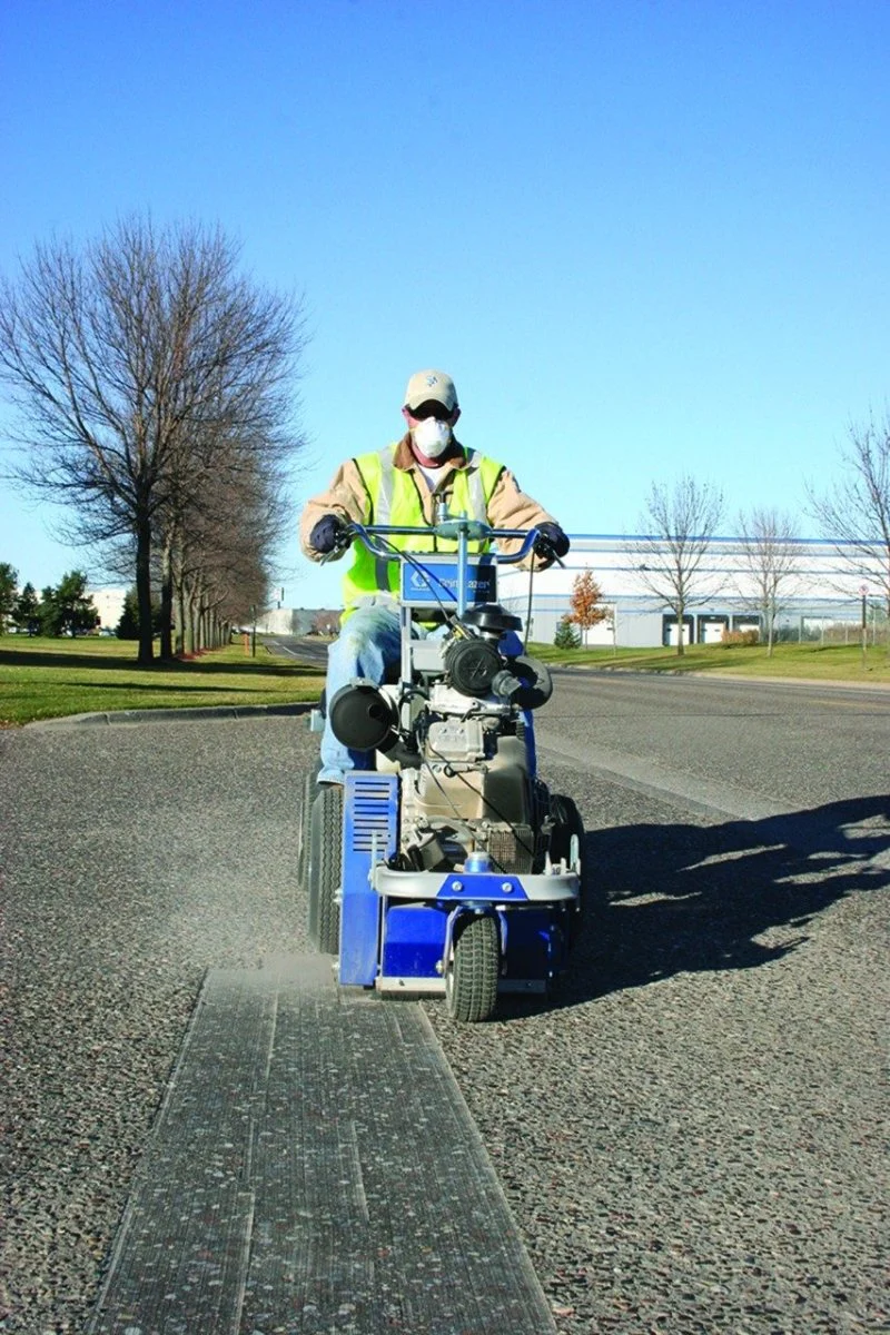 GRACO GrindLazer HP DC1021 Petrol-Powered Scarifier Cutters - Image 4
