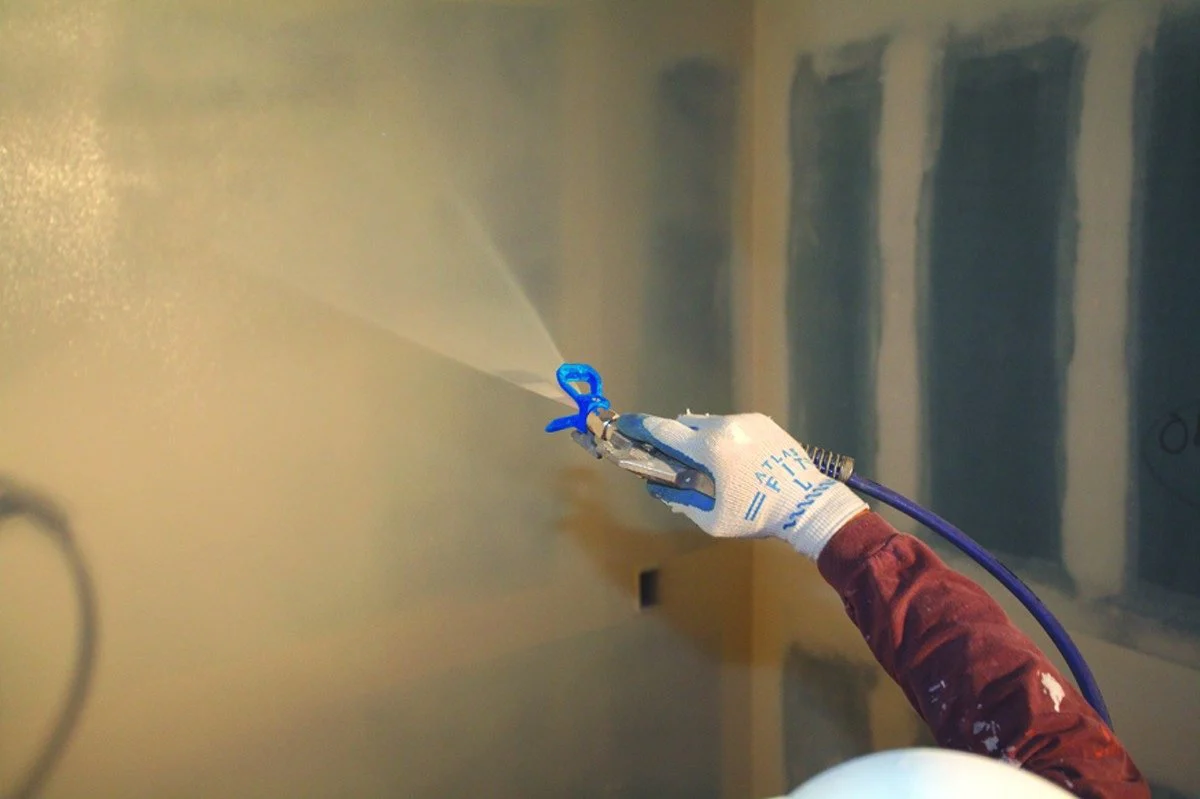 GRACO Spray Gun Airless Flex Plus Gun with Hose, RAC X 517 HandTite Guard and Whip Hose - Image 3