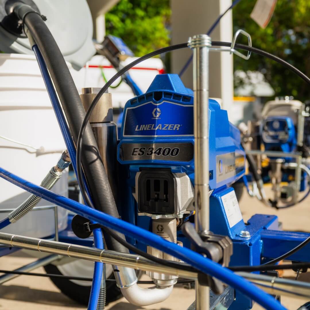 LineLazer ES 3400 Battery-Powered Airless Line Striper - Image 3